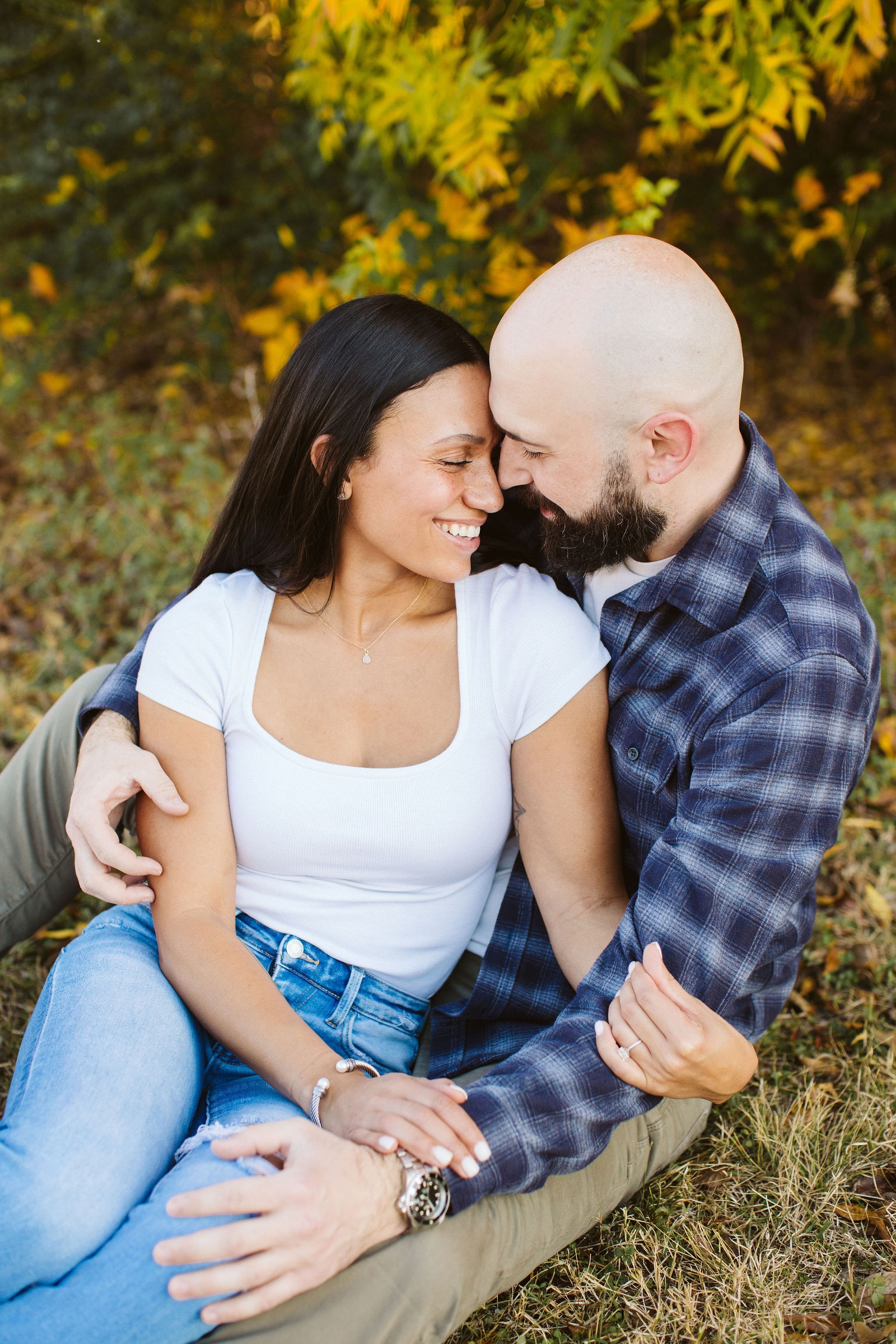 Engaged couple snuggle up for their cozy engagement mini session, Fort Worth portrait photographer, Benbrook engagement photographer, Benbrook photographer, Fall engagement session